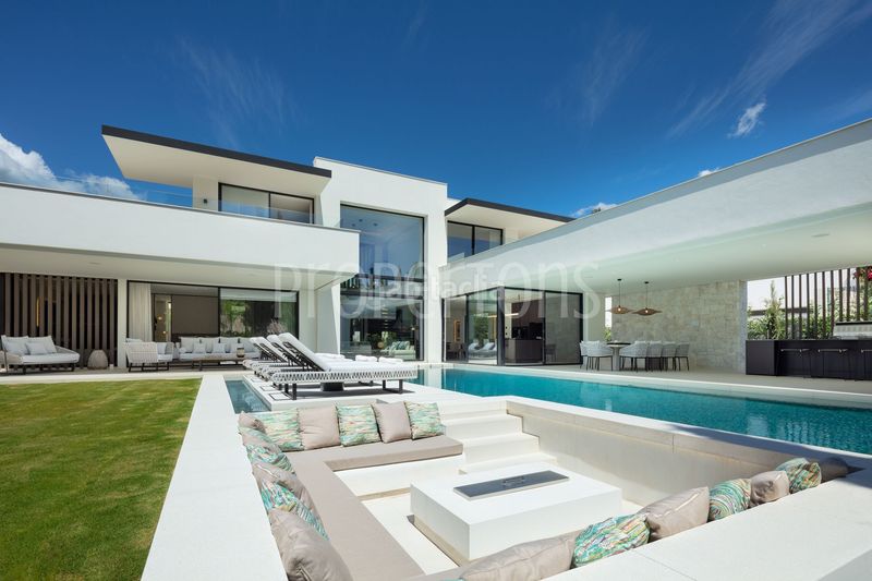 Foto 1ac12e10-aefc-4b51-8a51-3be1a93e9a5a. Casa en Las Brisas Marbella