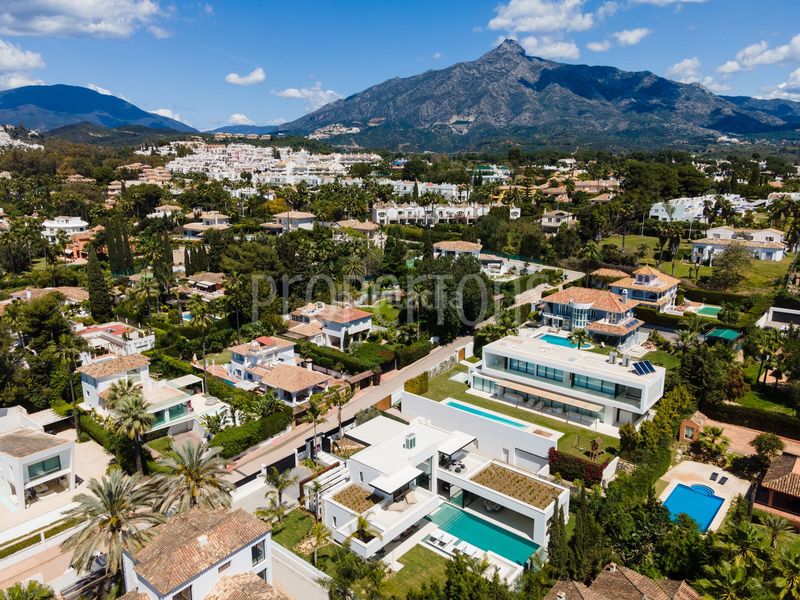 Foto 746f60e8-3348-49fa-9cd9-59083d163db9. Casa en Las Brisas Marbella