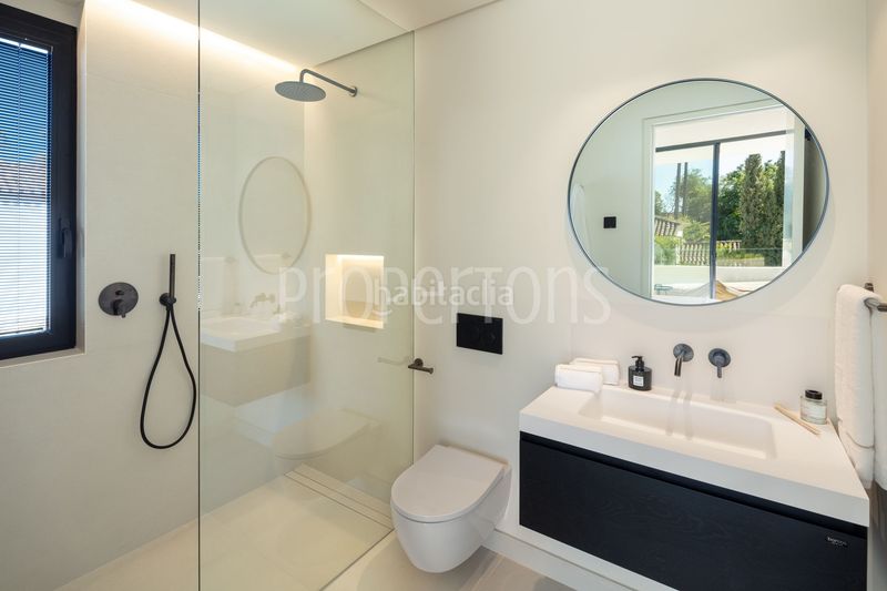 Foto e98940e9-5077-4ef0-b5b6-421a356d5075. Casa en Las Brisas Marbella