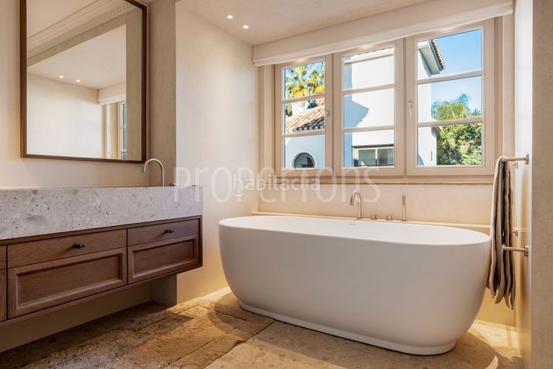 Foto 045e325f-3fa6-441c-be39-6564cb1485bd. Casa en Las Brisas Marbella