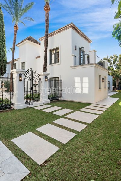 Foto 88bd18a4-4255-408f-bc34-a637468c7121. Casa en Las Brisas Marbella