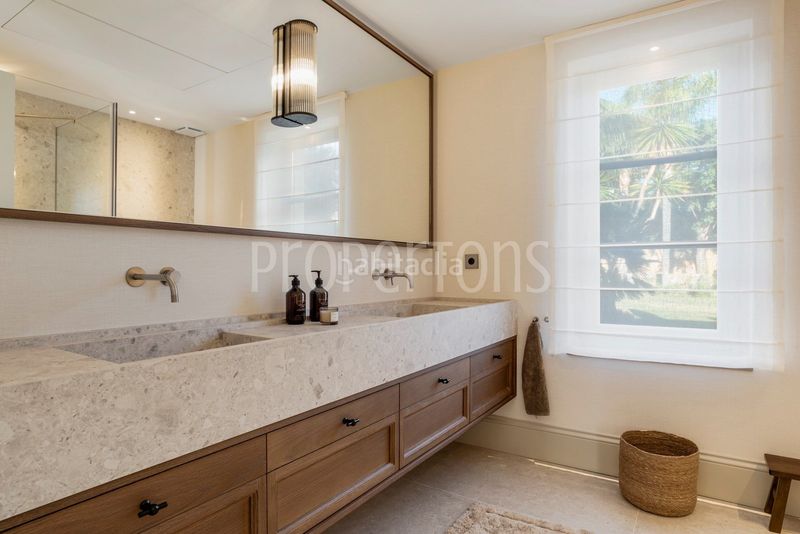 Foto ac27c661-3be4-42e5-98f8-cbe22c3ae765. Casa en Las Brisas Marbella