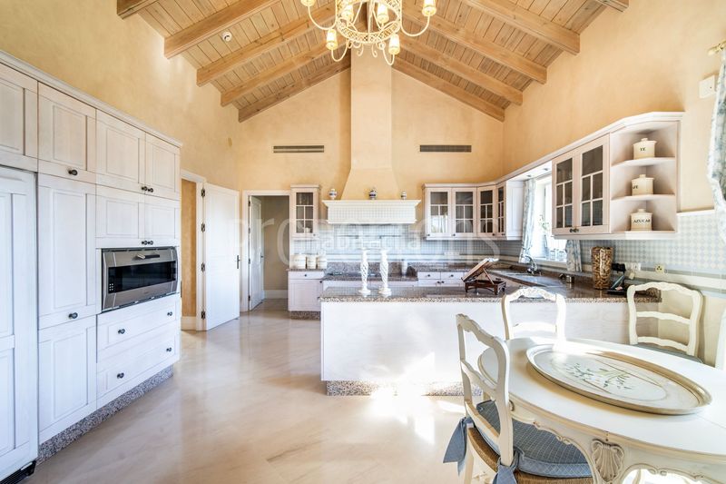 Foto b70d23c5-4099-43fc-9fba-4876033cd66a. Casa a Sierra Blanca Marbella
