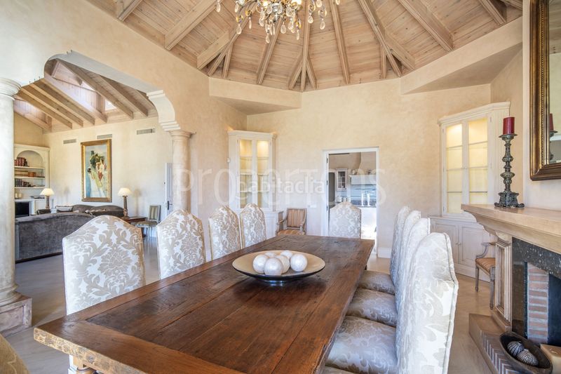 Foto beaf8f46-8faa-439e-b1ff-a815fabb42b8. Casa a Sierra Blanca Marbella
