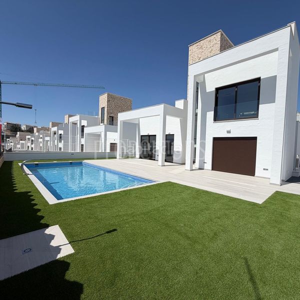 Foto 69dcbca2-3dfe-4639-b88e-28c60d9feff3. Casa en Alcosser