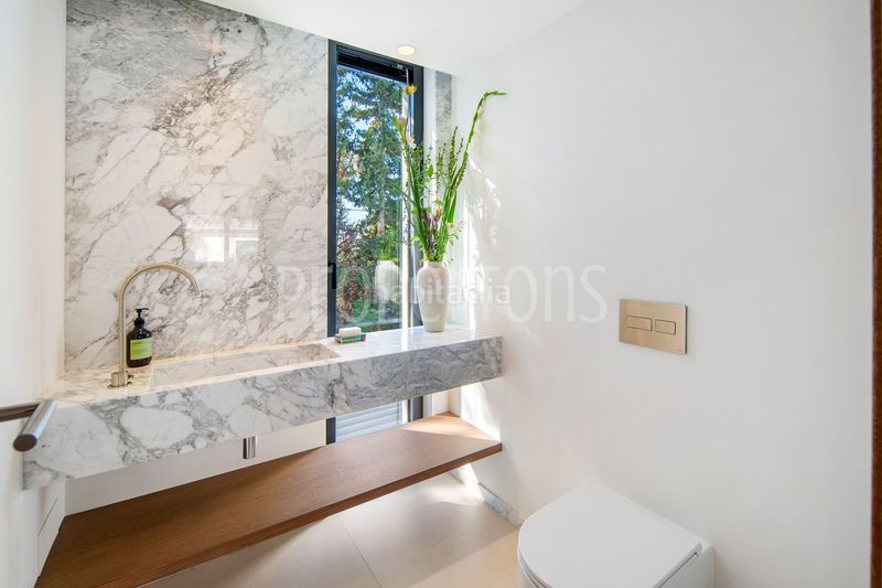 Foto ccf85214-94a1-4ca9-a813-d5017a2106f9. Casa a Las Brisas Marbella