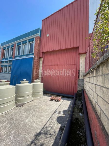 Foto 0d08a0bc-f807-4784-a665-0e50aba25eea. Industrial building in Abanto y Ciérvana / Abanto Zierbena