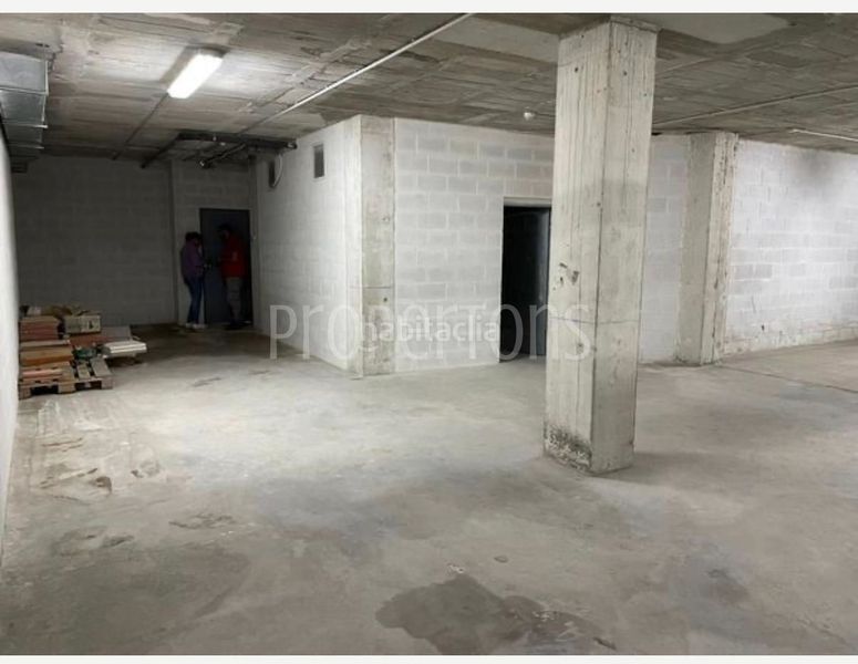 Foto c6d1c710-6e1f-4c15-b38f-f3b2a4d1fef7. Aparcament cotxe a Centro Sant Vicent del Raspeig