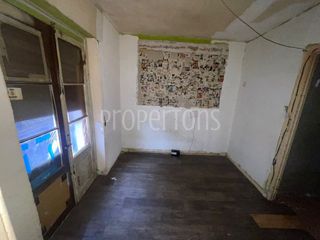 Etagenwohnung  N/a
