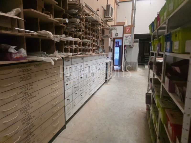 Foto a407c853-d1f5-4489-a68b-5e69a78ba605. Nau industrial a Berantevilla
