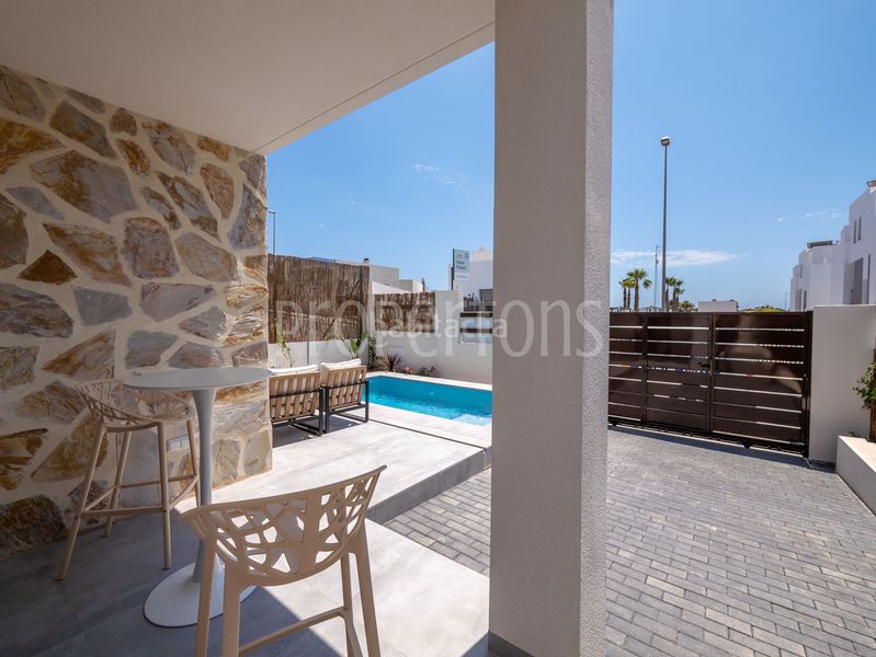 Foto c3d55586-4af8-47d6-b955-95b6d8318b04. Casa en Los Almendros Orihuela