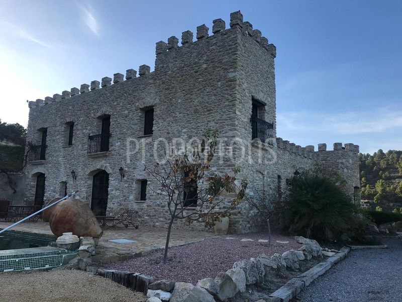 Foto 4db357f9-0eac-41ee-9950-55b019d54abe. Masia a Relleu