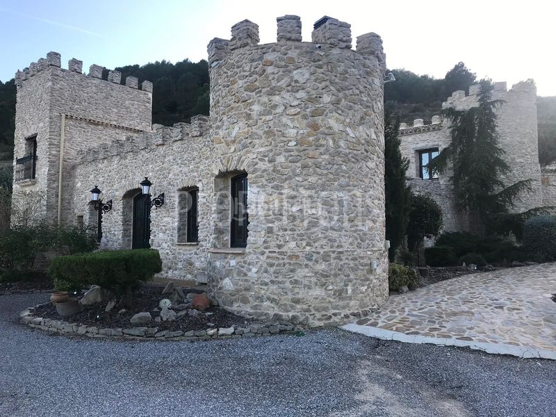 Foto becf9d7a-6029-45d4-bdb4-a1d11ca274a6. Masia a Relleu