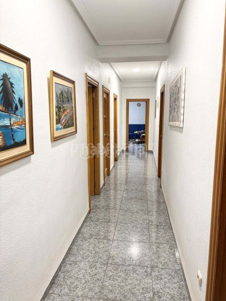 Foto 8d9b7807-361d-4cb0-8f7f-087a5813e57e. Casa adossada a Novelda