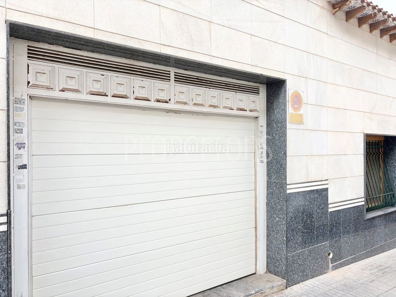 Foto b224651c-b2ca-445f-a6bc-6889e3eb524f. Casa adossada a Novelda