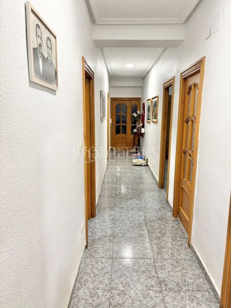 Foto bf98392a-7606-4364-aa3a-170d5426f19d. Casa adossada a Novelda