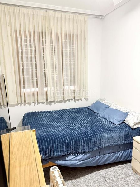 Foto d16065ff-c27e-43b2-a31c-6744c59253b0. Casa adossada a Novelda