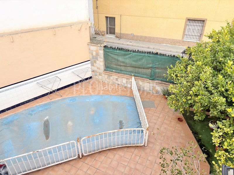 Foto ec650324-44ac-4ada-aa63-811fb5b349c2. Casa adossada a Novelda