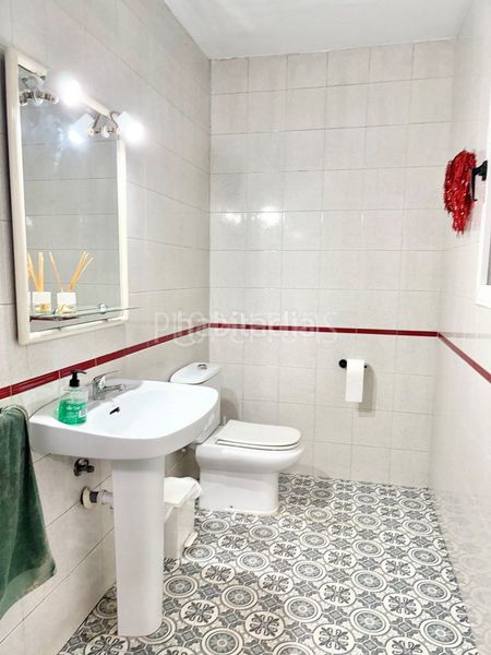 Foto fa923756-b31b-4f66-b8f9-81a77332248b. Casa adossada a Novelda