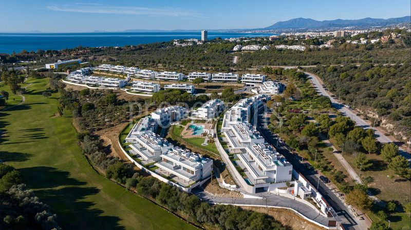 Foto d87ce4b7-9ad9-4568-9ea1-634bf3c289e1. Pis a bahía de Marbella Marbella