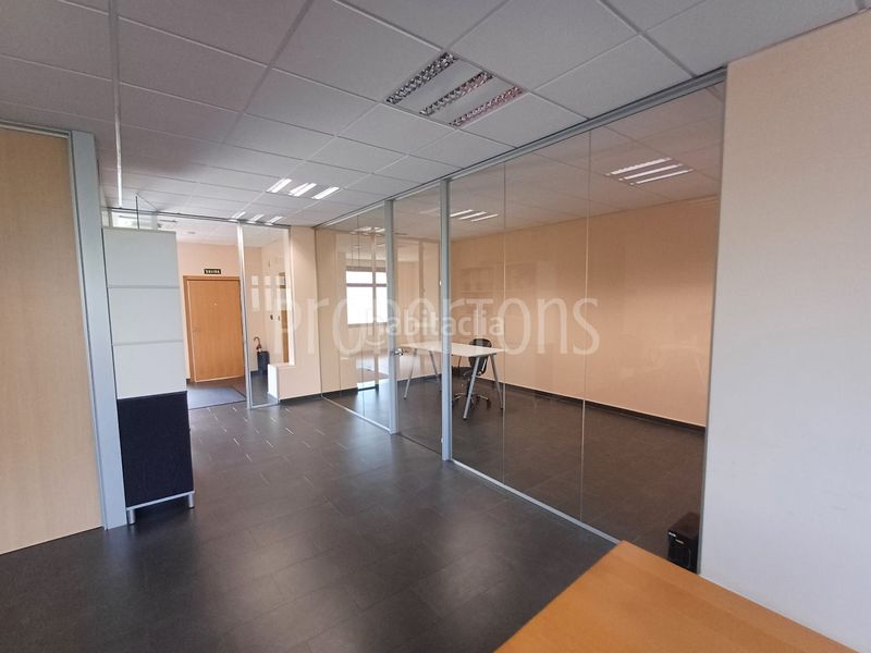 Foto 71a784c0-a536-4ec6-83f3-cdd1c6691321. Local comercial a Zamudio