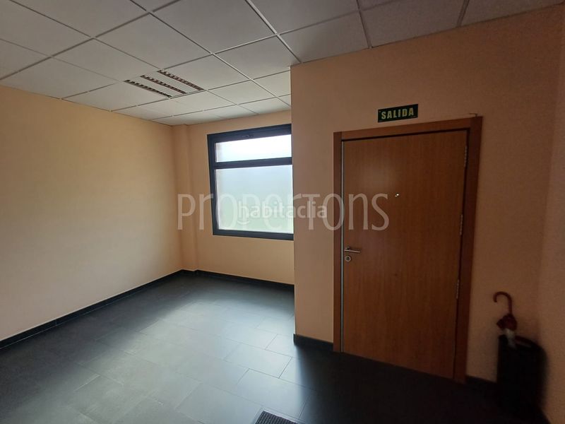 Foto b63a8d4f-a94f-4647-8cfc-2645e8133e4a. Local comercial a Zamudio