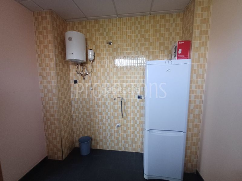 Foto f4f2f621-aabe-4a73-a2d7-fd5f03b16f92. Local comercial a Zamudio