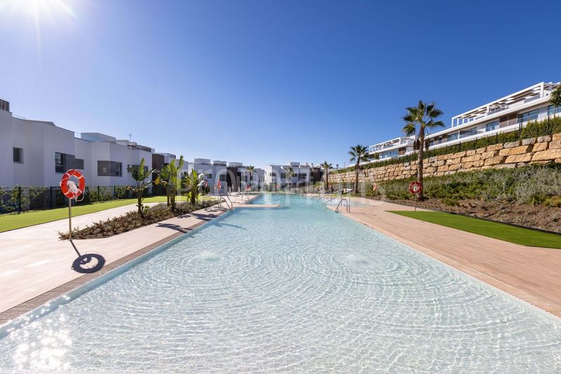 Foto 26191b82-25a0-4984-b97e-7a4a13257783. Pis a bahía de Marbella Marbella