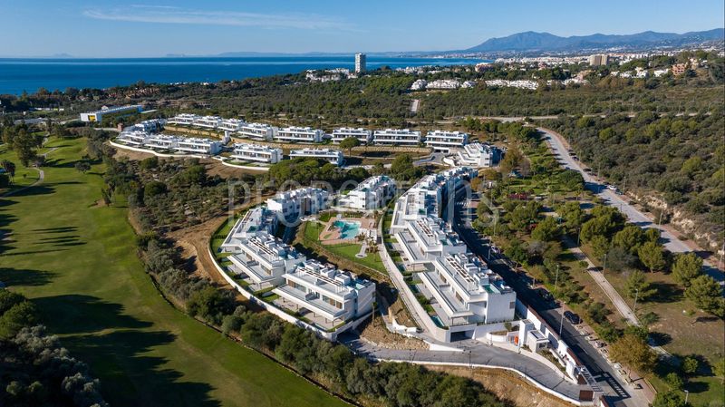 Foto 2b8d5251-0d69-4dfb-bf96-208e841a480c. Pis a bahía de Marbella Marbella