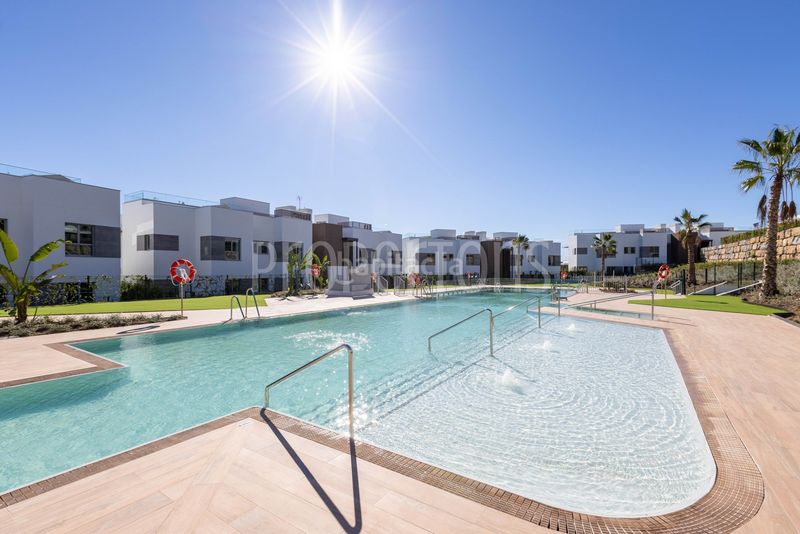 Foto c4ef30ff-0148-4161-aeb5-69de7c4bdc7c. Pis a bahía de Marbella Marbella