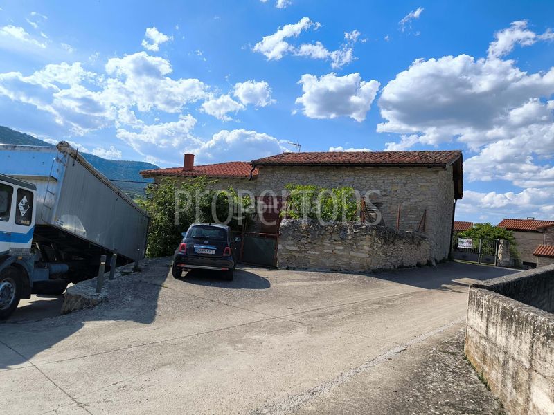 Foto 49a45a78-1aa5-46bf-9089-338876f7c020. Casa adosada en Valdegovía