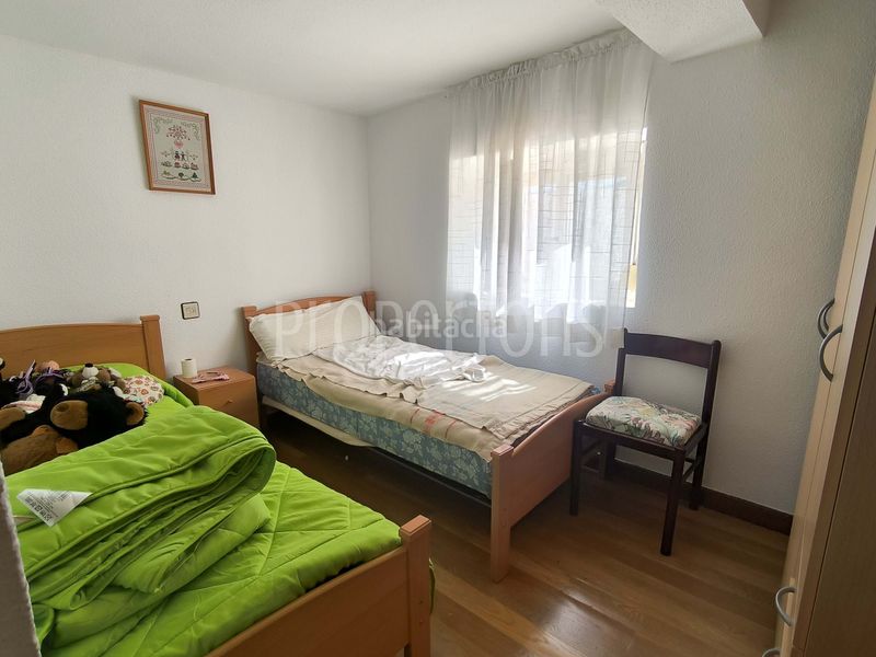 Foto 77d9a7e8-2edb-4265-b16d-6ad9d5f02af0. Casa adosada en Valdegovía
