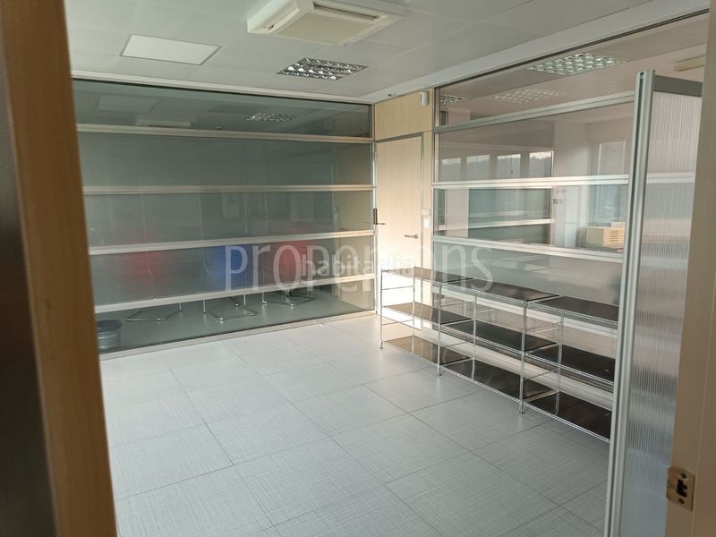 Foto 944a7a3e-d62a-495c-9671-f250905d8c80. Büro in Derio