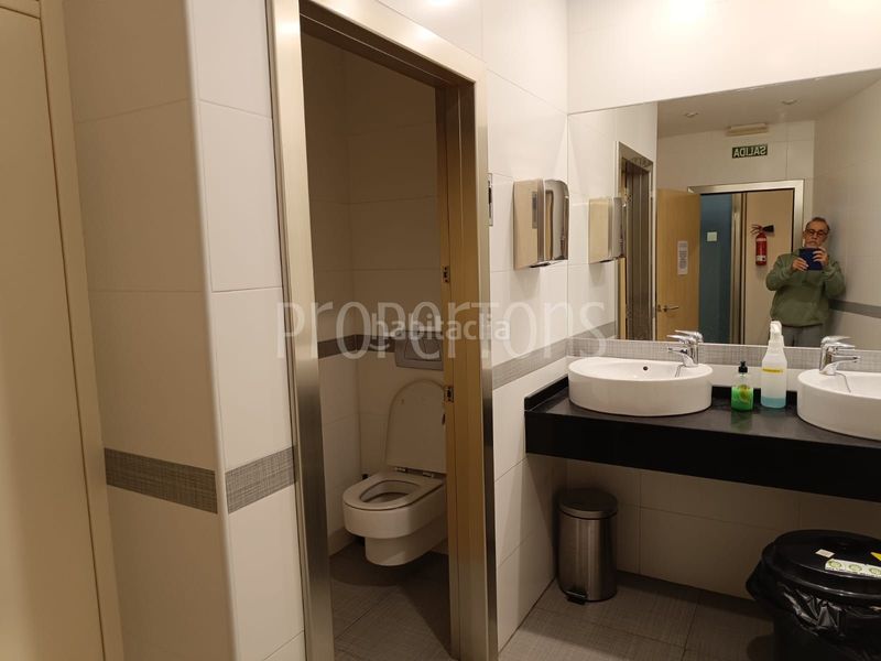 Foto f7bfe037-d856-4221-b77b-5abfc0c7a174. Büro in Derio
