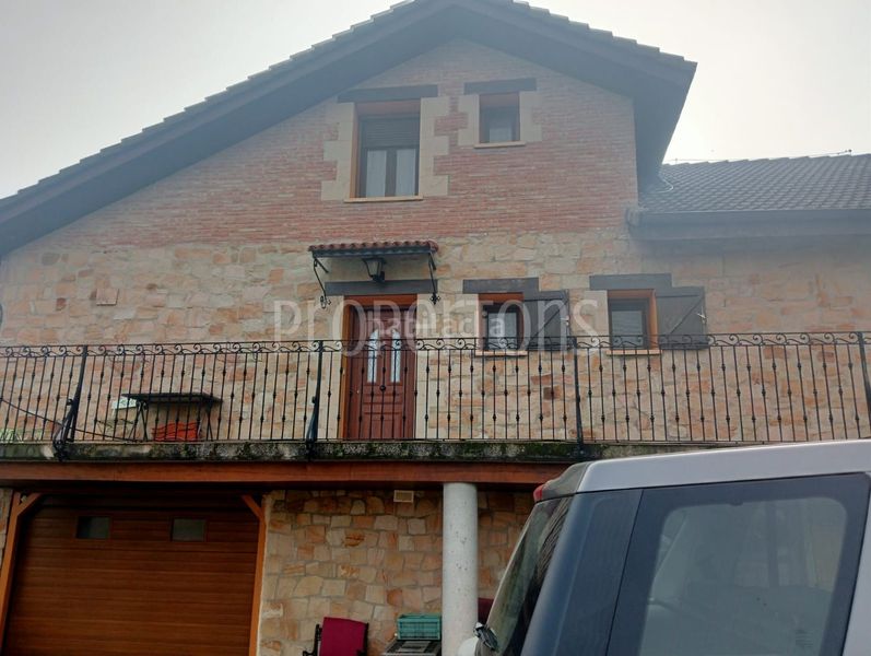 Foto 608bc65a-7f89-4619-ba69-594091edec7a. Casa adossada a Condado de Treviño