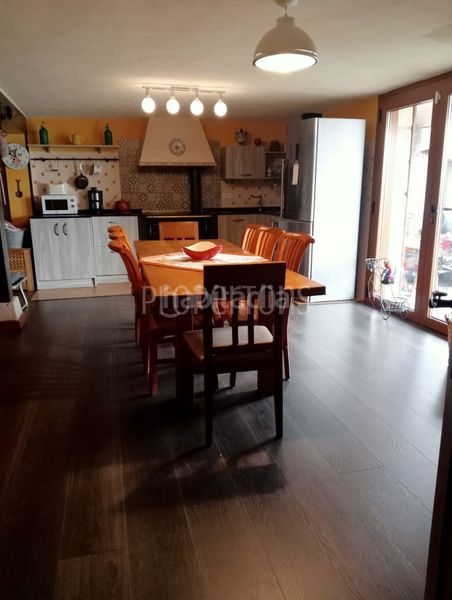 Foto bfe9fbb6-80e1-4710-b236-e734e20b1763. Casa adossada a Condado de Treviño