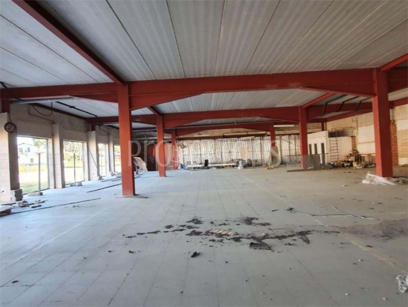 Foto b6722fd6-5575-4aa9-99a1-cda6f4641883. Nave industrial en Petrer
