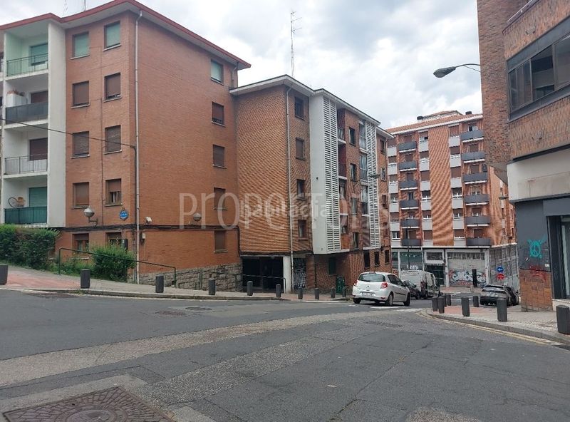 Foto 0a6f9722-412d-4cb2-8812-44928d6436fb. Local comercial a Iralabarri Bilbao