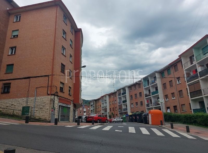 Foto 4f72a0a2-9f93-4d7a-8698-d6e8757ebcba. Local comercial a Iralabarri Bilbao