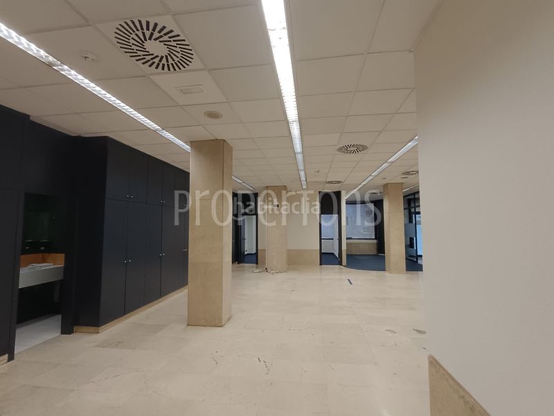Foto 7fe1aad3-0cb0-4a02-bad6-3e90eea50269. Local comercial a Iralabarri Bilbao