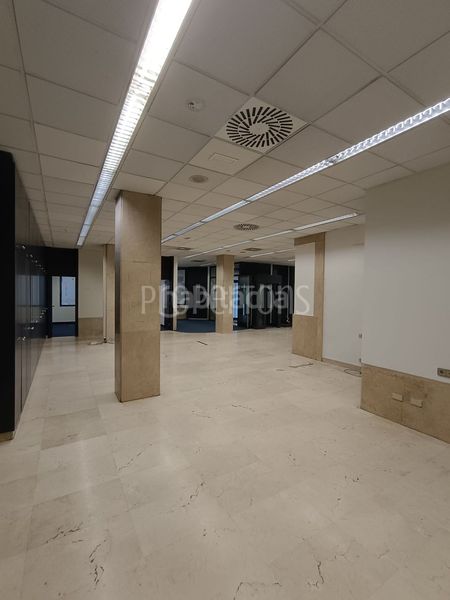 Foto 8f2268ea-349e-4bc2-87cc-fe854013745f. Local comercial a Iralabarri Bilbao