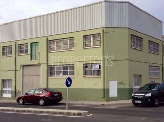 Bâtiment à usage industriel à San Crispín - Huerta Nueva - Estación
