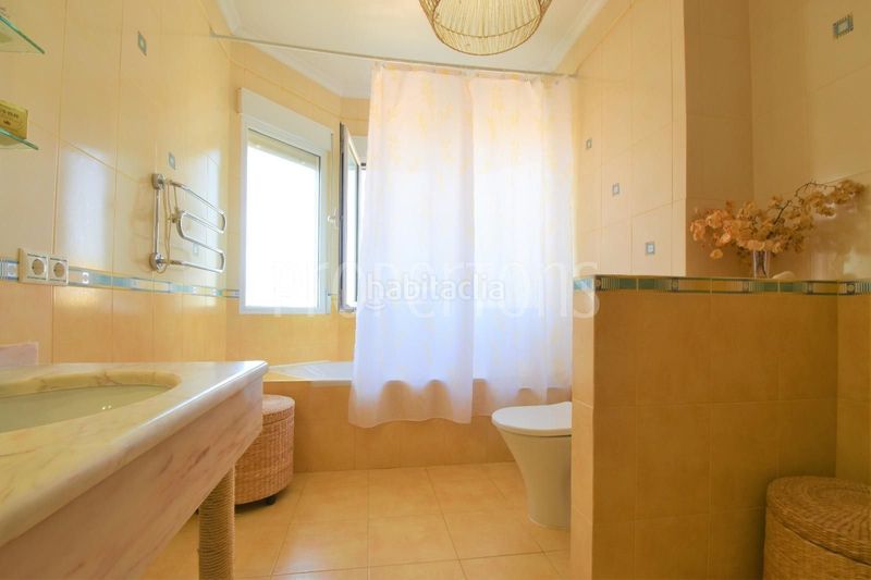Foto 215ad249-6f80-4ea3-90e2-a635455b8f80. Casa adossada a Centro de la Ciudad Quesada Rojales
