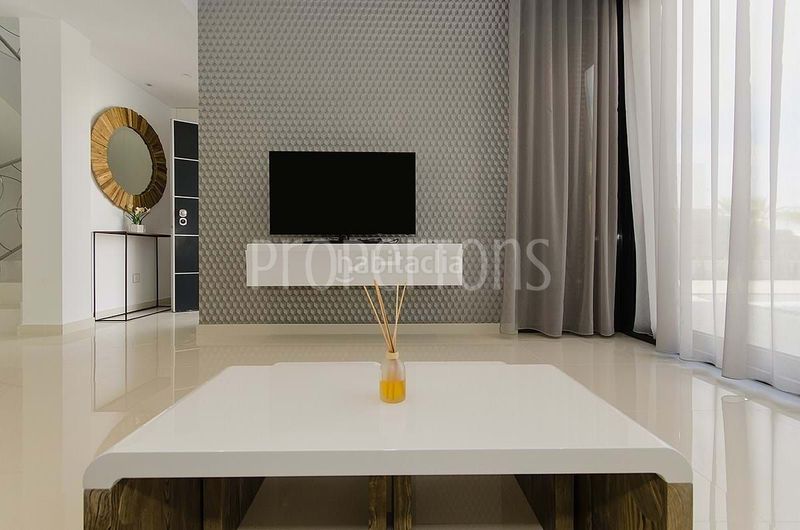 Foto c9800281-b912-4677-a635-e82e147c9116. Pis a Campoamor Orihuela