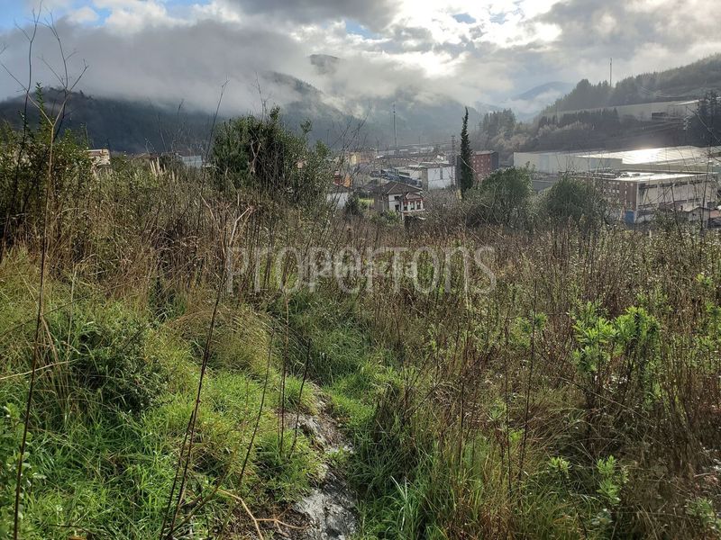 Foto 2a3548b4-56b4-4e84-9945-083831726251. Terreno residenziale in Llodio