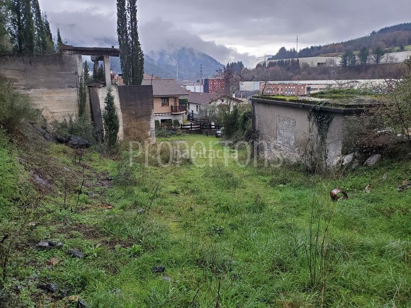 Foto 3013f277-5a6a-43fe-9bbd-d1211a305b57. Terreno residenziale in Llodio