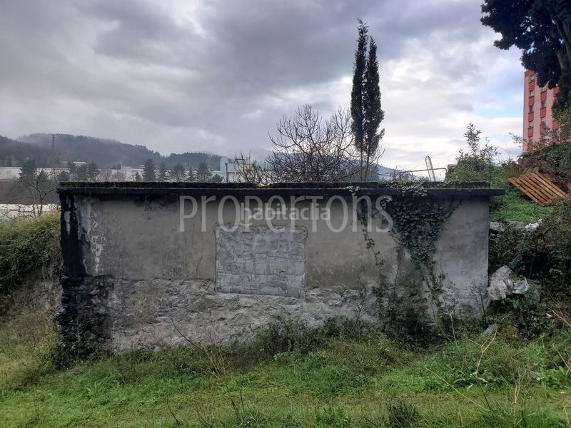 Foto 56231ce9-d6ac-43f4-a530-55441d2d50d6. Terreno residenziale in Llodio