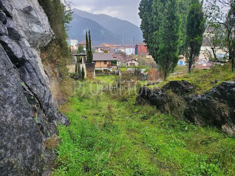 Foto c812d203-8c81-423b-a7d3-405dfe98cdf4. Terreno residenziale in Llodio