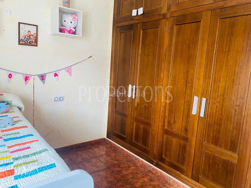 Foto 0edf832a-fde4-48f0-9b70-88edd69b70b3. Casa adossada a Salinas