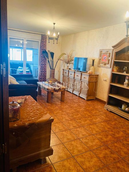 Foto 4862f6a0-c0b7-4b67-82fc-daff24da9531. Casa adossada a Salinas